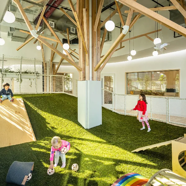 Children playing at daycare in Norwood Park Chicago, Gifted kindergarten Chicago - children learning at Fantasy Island Schools