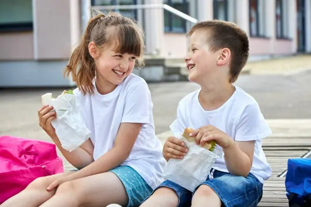 Preschool Sauganash - children during morning learning activities