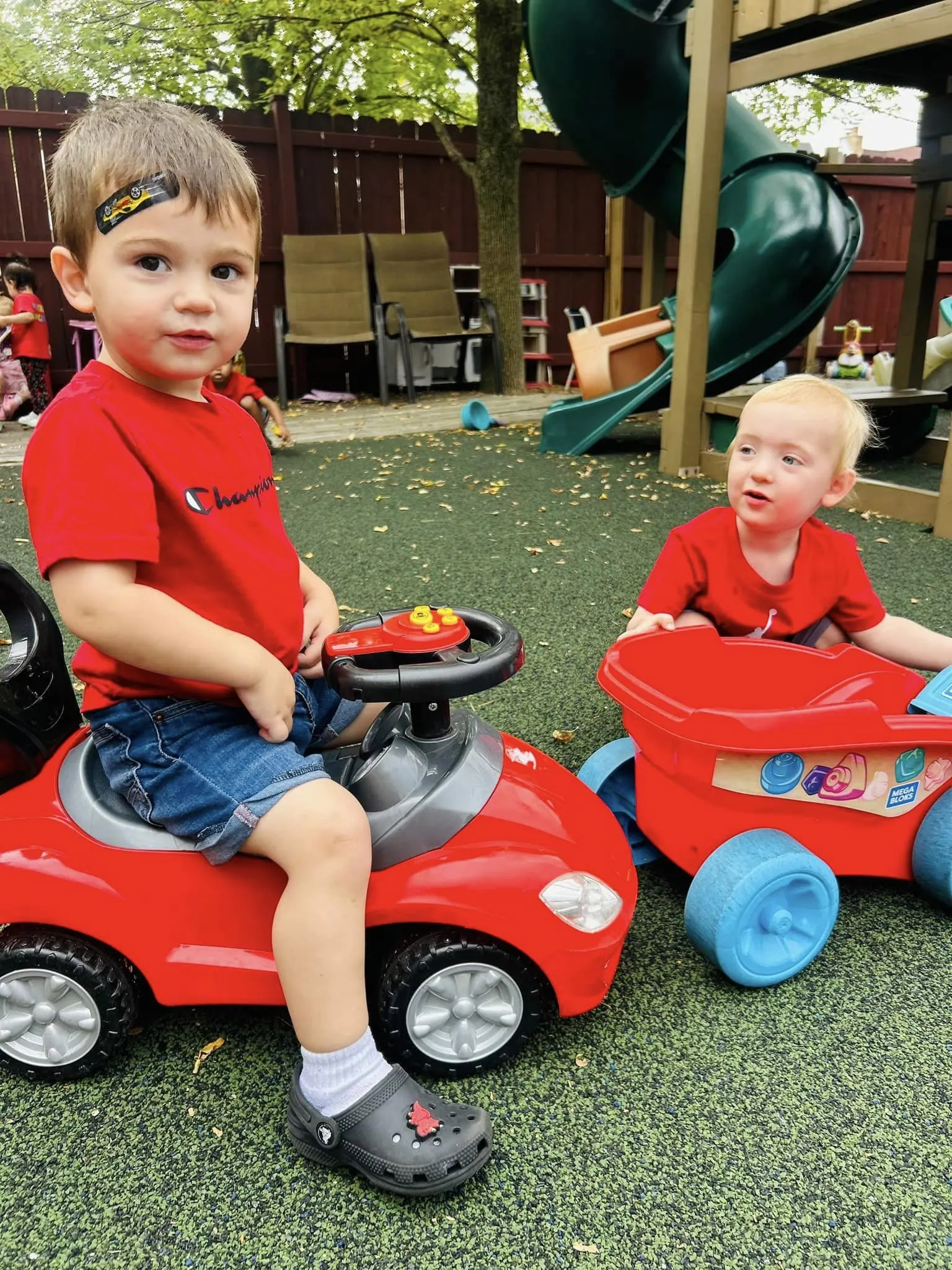 Daycare Park Ridge - children during morning learning activities